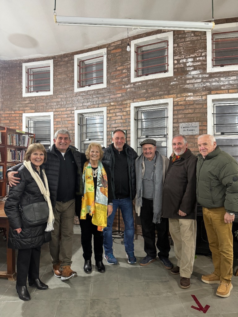 Integrantes de la Junta con Matilde Nava