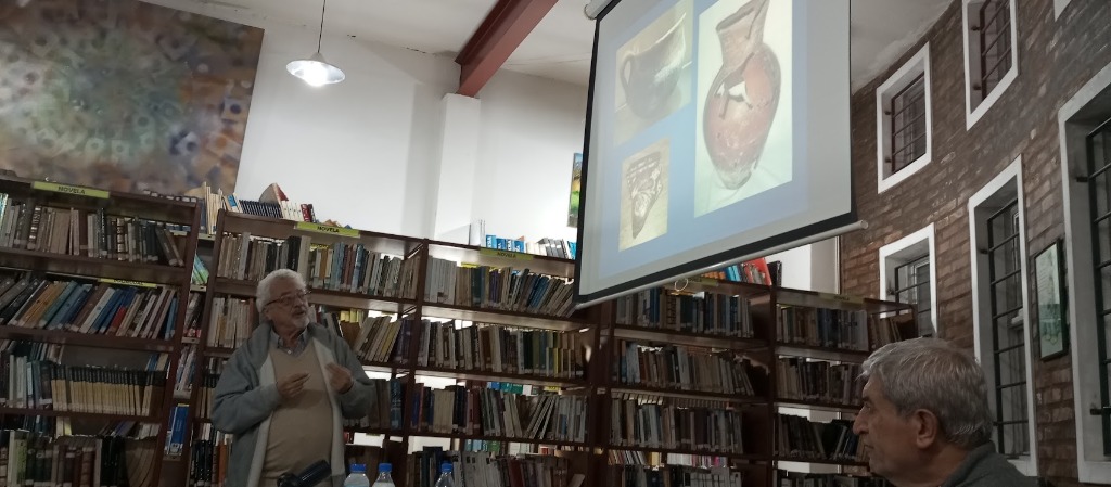 Conferencia Schavelzon 4 - Presentación arqueológica